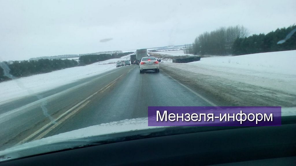 Крупная авария в Мензелинском районе на трассе М-7