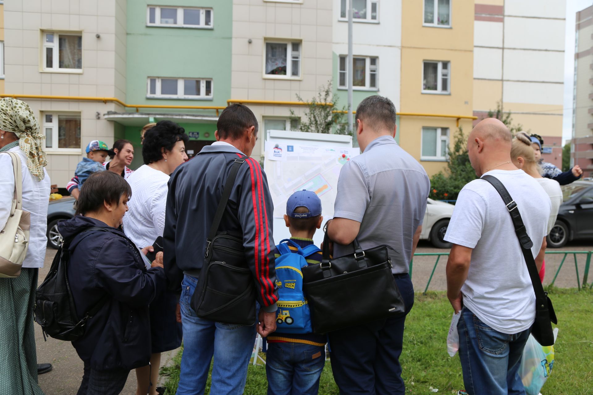 В Мензелинском районе обновятся 72 дворовых территорий, из них 11 в сельской местности