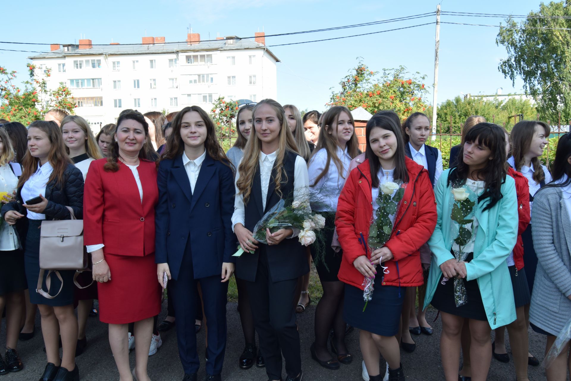 Торжественная линейка в педагогическом колледже