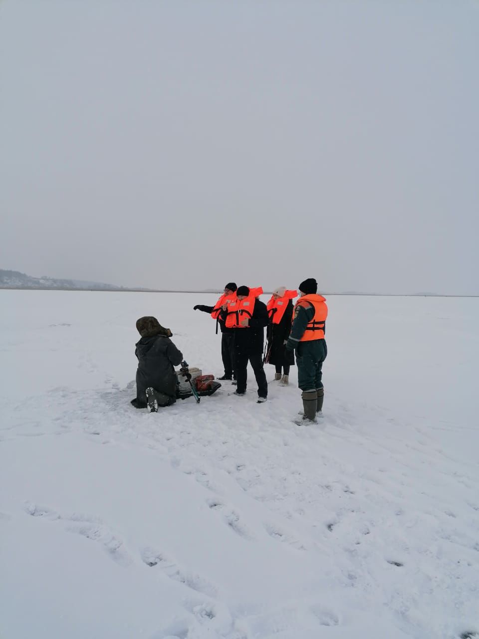 В Мензелинском районе продолжаются рейды на льду