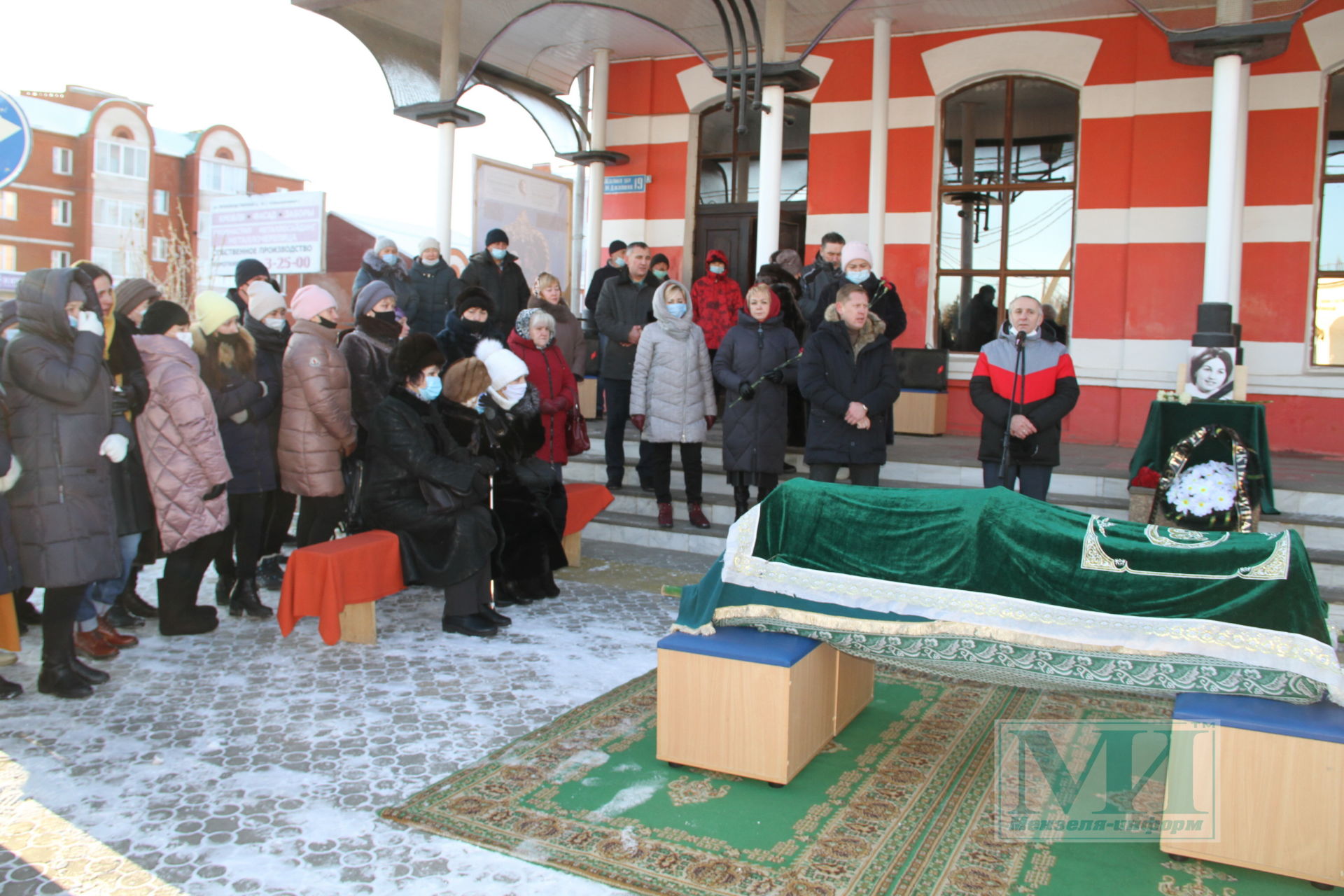 В возрасте 80 лет ушла из жизни бывшая актриса Мензелинского государственного татарского драматического театра имени Сабира Амутбаева, народная артистка Татарстана, легенда театра Илюса Бадриева