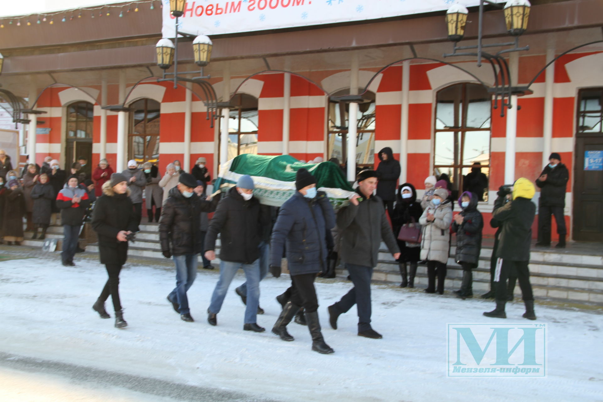 В возрасте 80 лет ушла из жизни бывшая актриса Мензелинского государственного татарского драматического театра имени Сабира Амутбаева, народная артистка Татарстана, легенда театра Илюса Бадриева