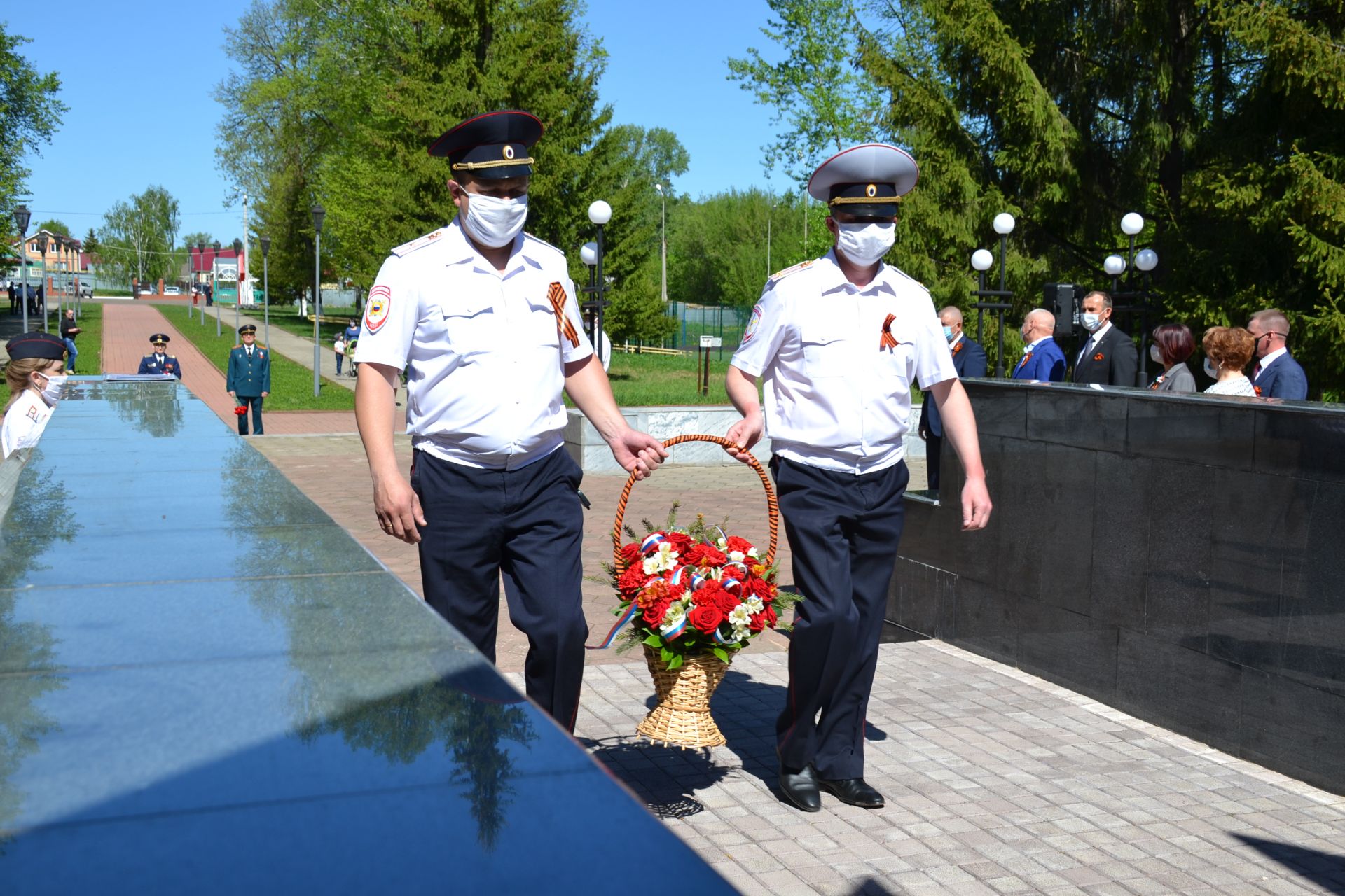 В Мензелинске возложили венки к мемориалу