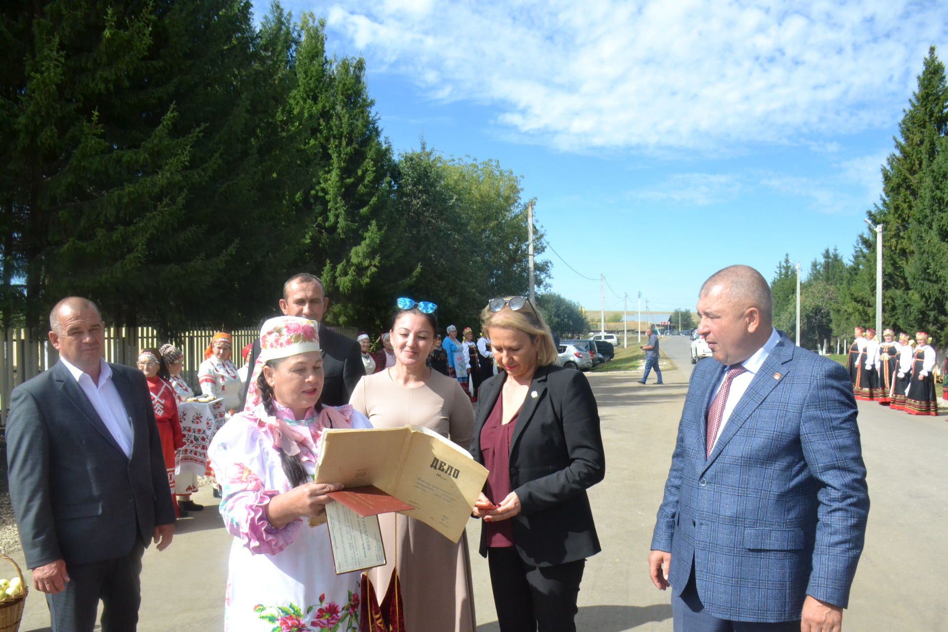 В селе Старое Мазино открыли новый многофункциональный центр и спортивную площадку