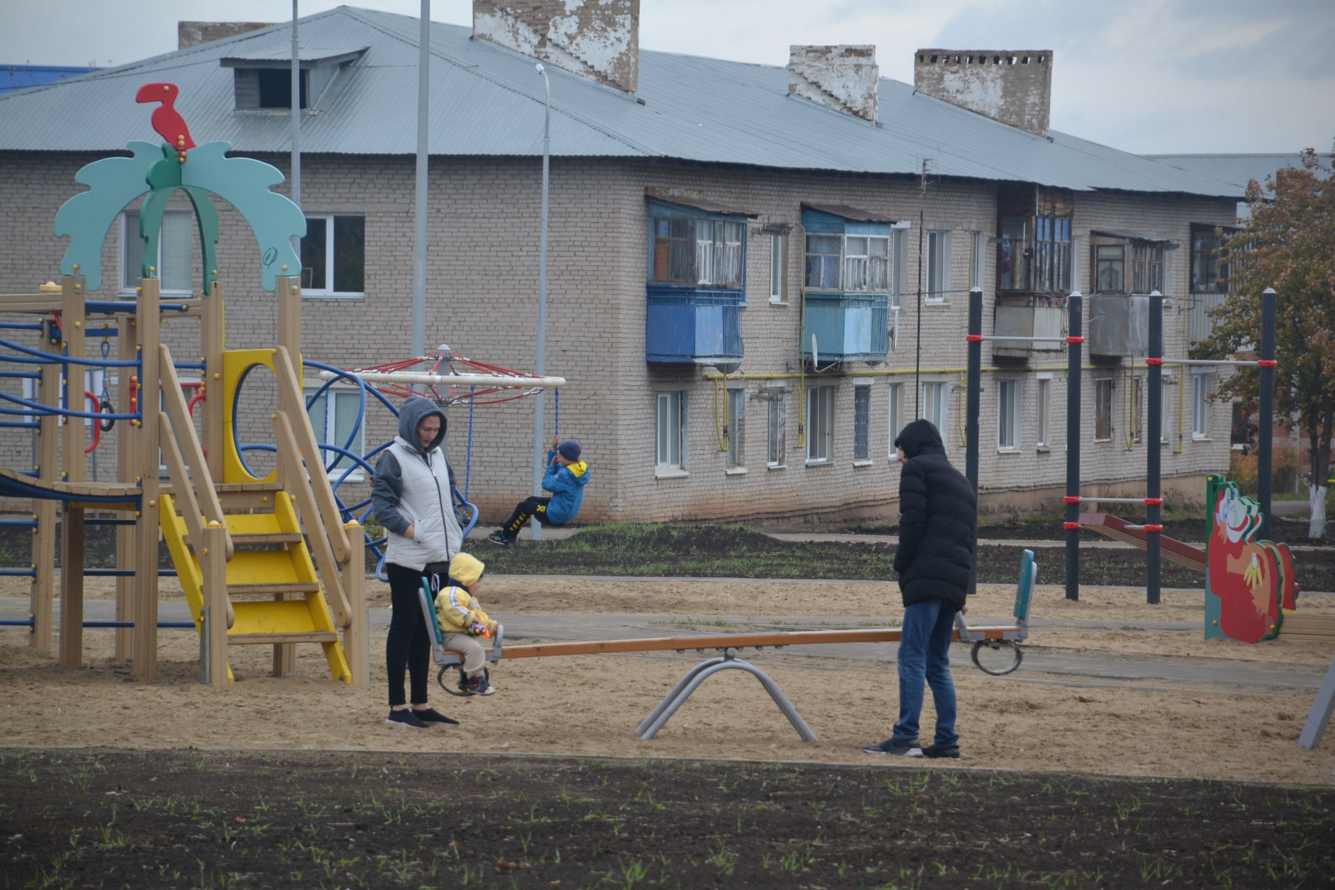 Программа "Наш двор" придала новый облик поселку Изыскателей г. Мензелинск