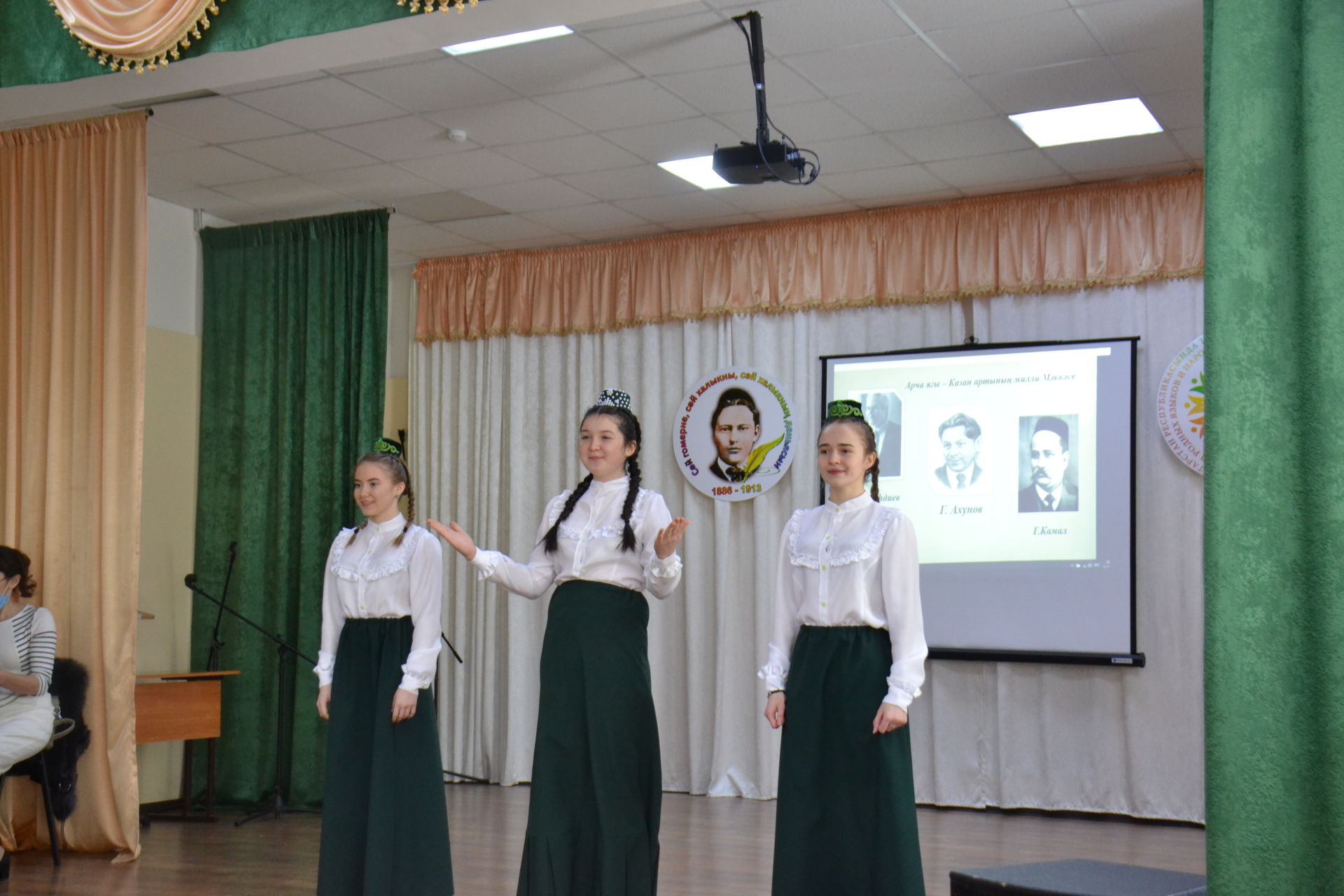 В Мензелинском техникуме проходит республиканский студенческий языковой баттл