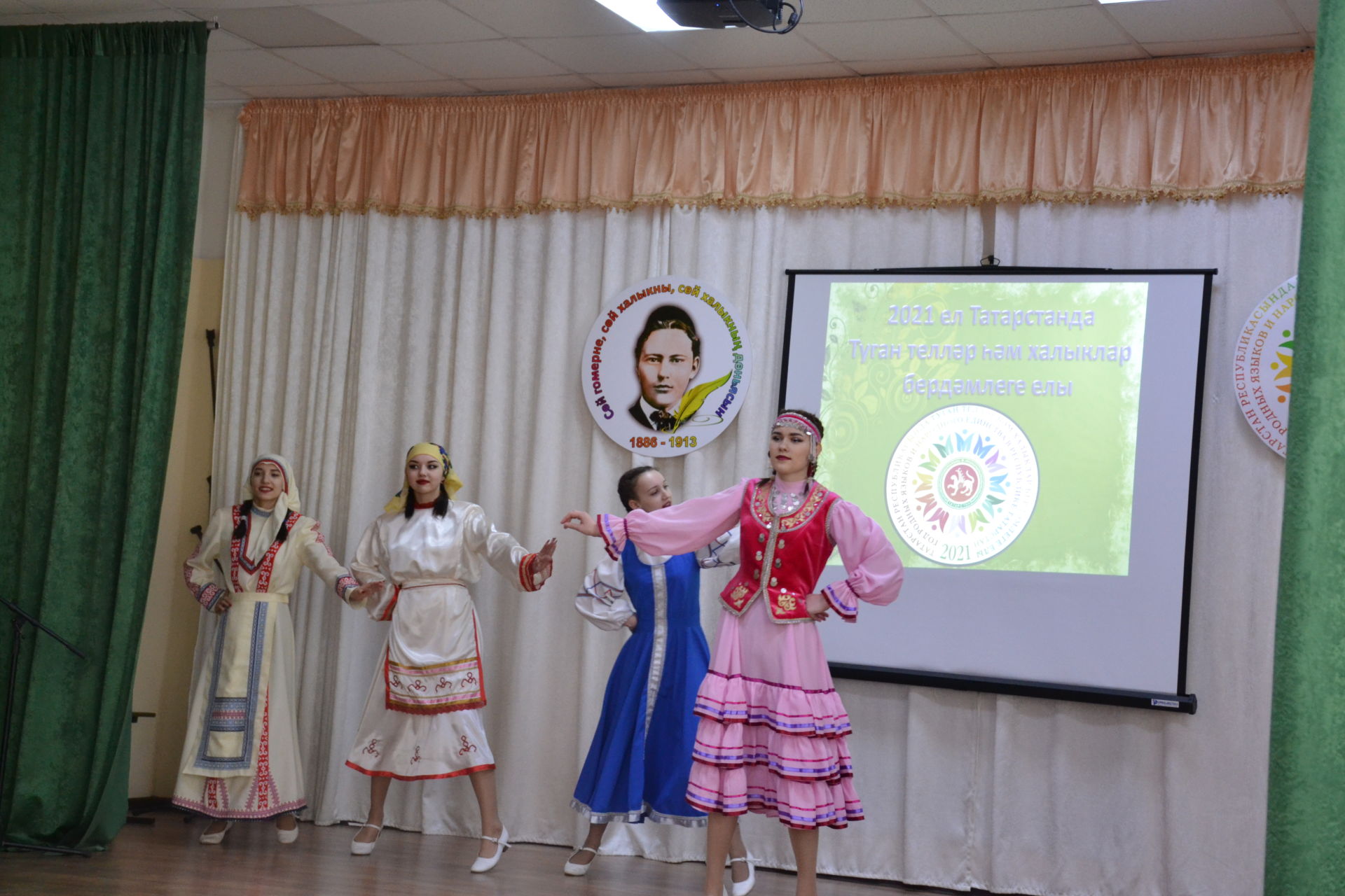 В Мензелинском техникуме проходит республиканский студенческий языковой баттл