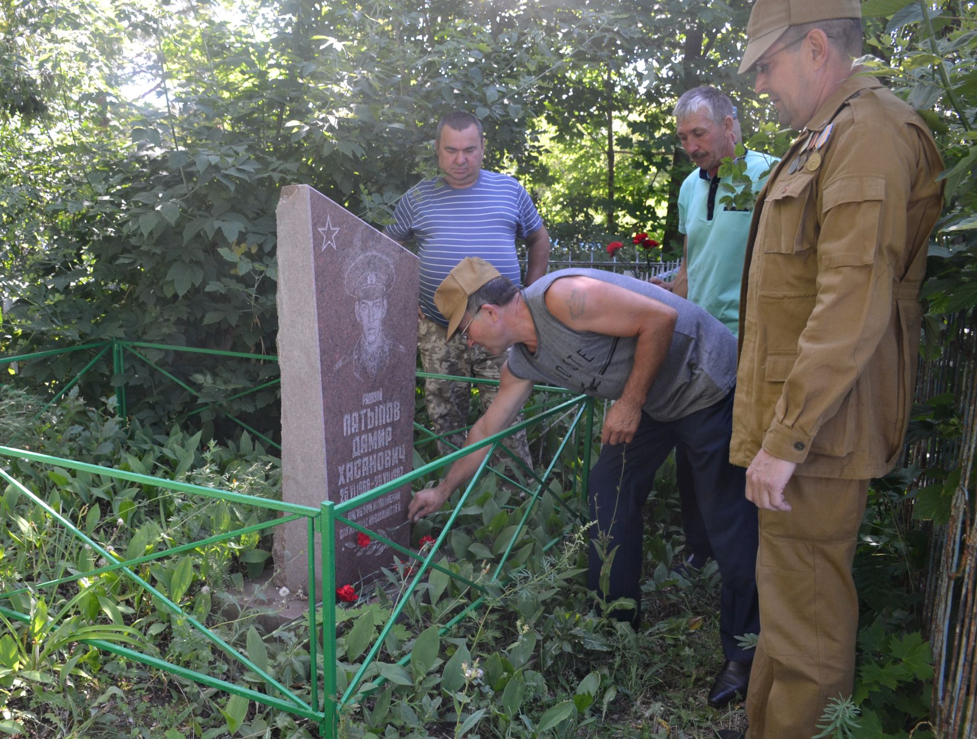 В Дусай-Кичу почтили память воина-интернационалиста, кавалера ордена “Красная Звезда” Дамира Латыпова