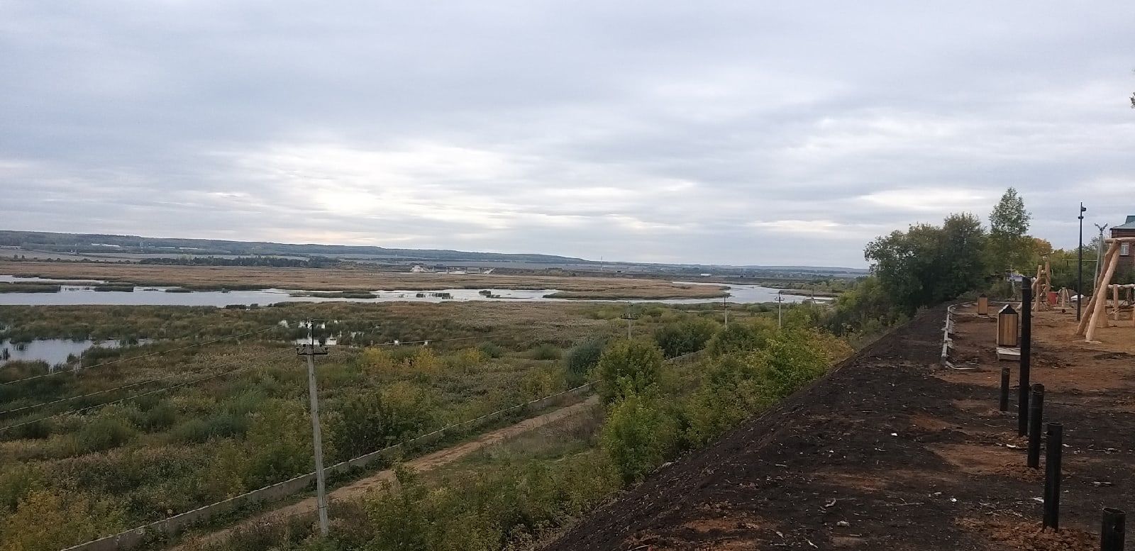 В парке имени Ленина г. Мензелинск с каждым днём создается всё больше условий для отдыха