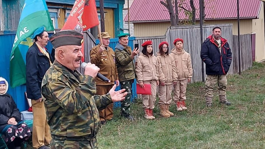 В Мензелинском районе установили мемориальную доску в честь участника Афганской войны