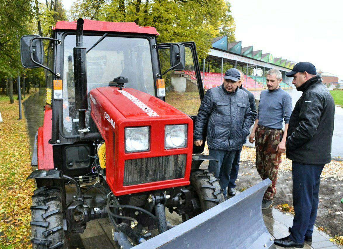 Глава района Айдар Салахов ознакомился с ходом строительных работ на объектах Мензелинска