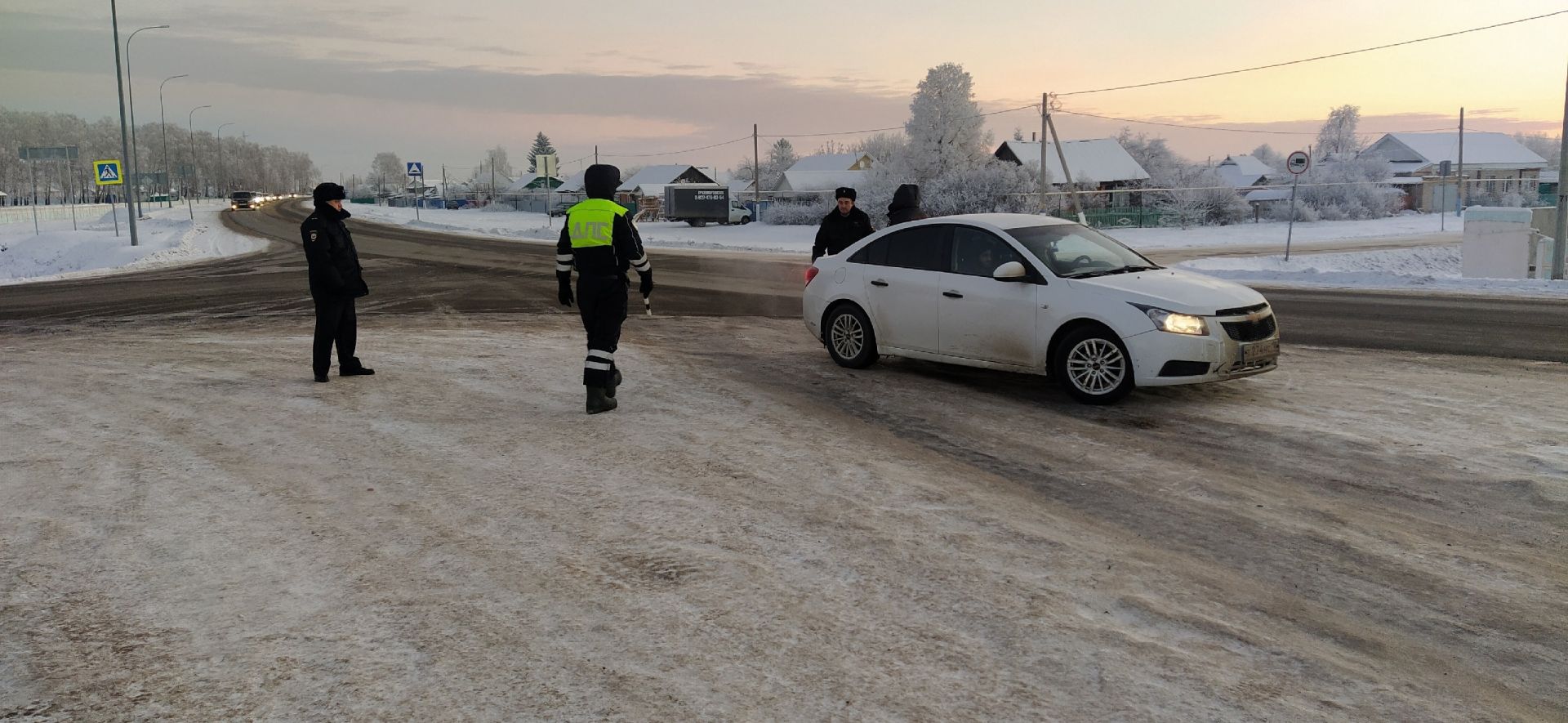 В Мензелинске проверяют всех автомобилистов на нарушения ПДД