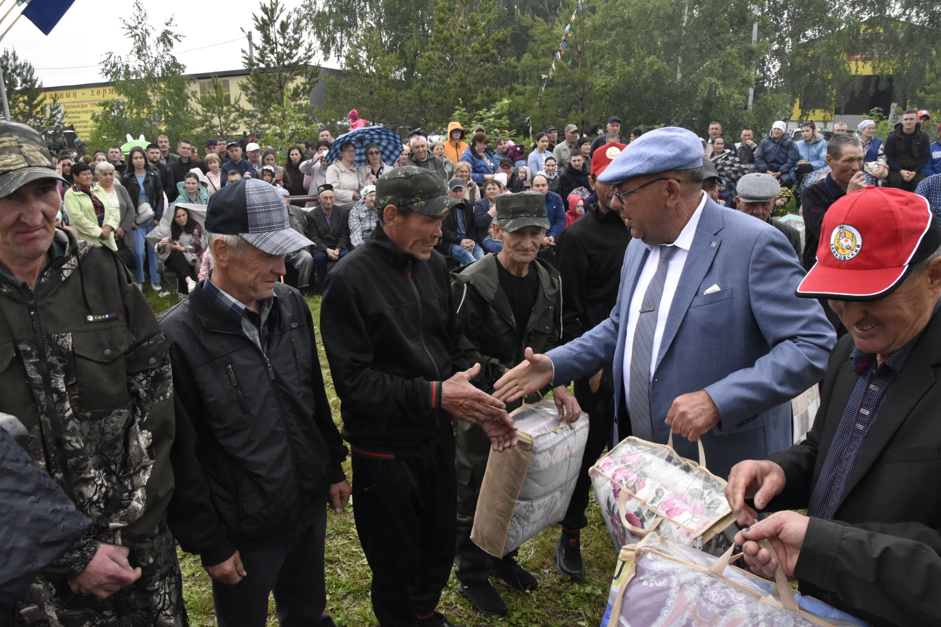 Радик Фаттахов наградил 101 человека