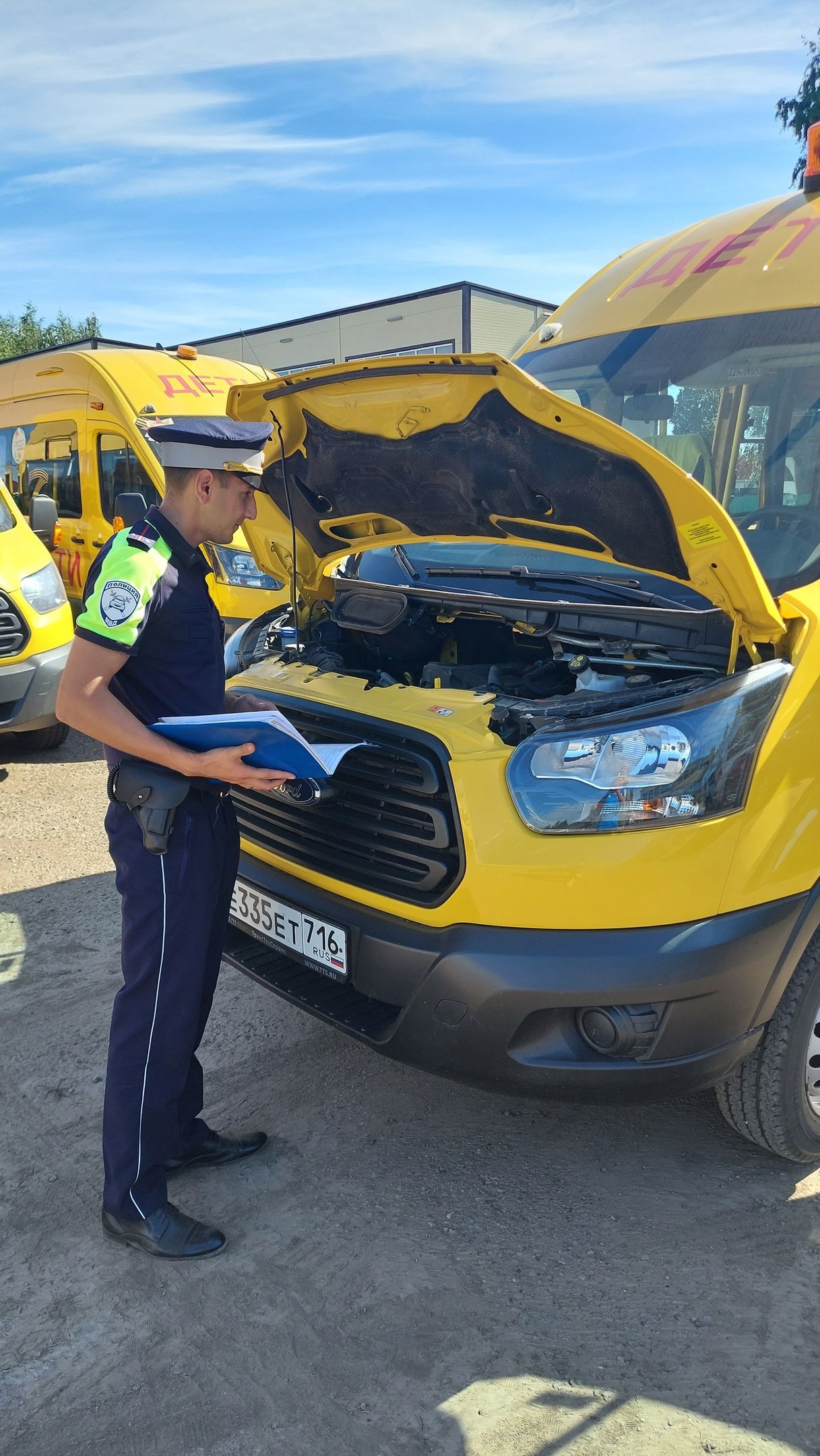 В Мензелинске проверили школьные автобусы к готовности к перевозкам детей