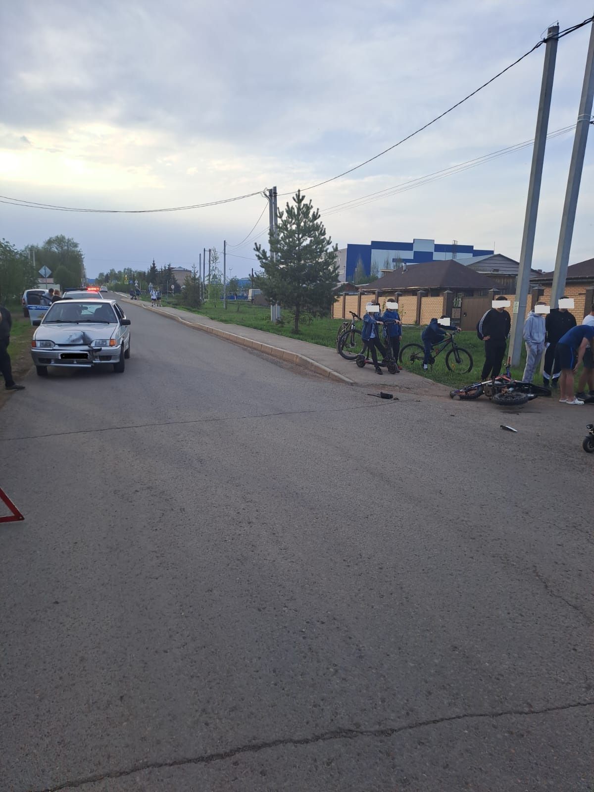 В Мензелинске водитель мопеда получил ушибы в ДТП