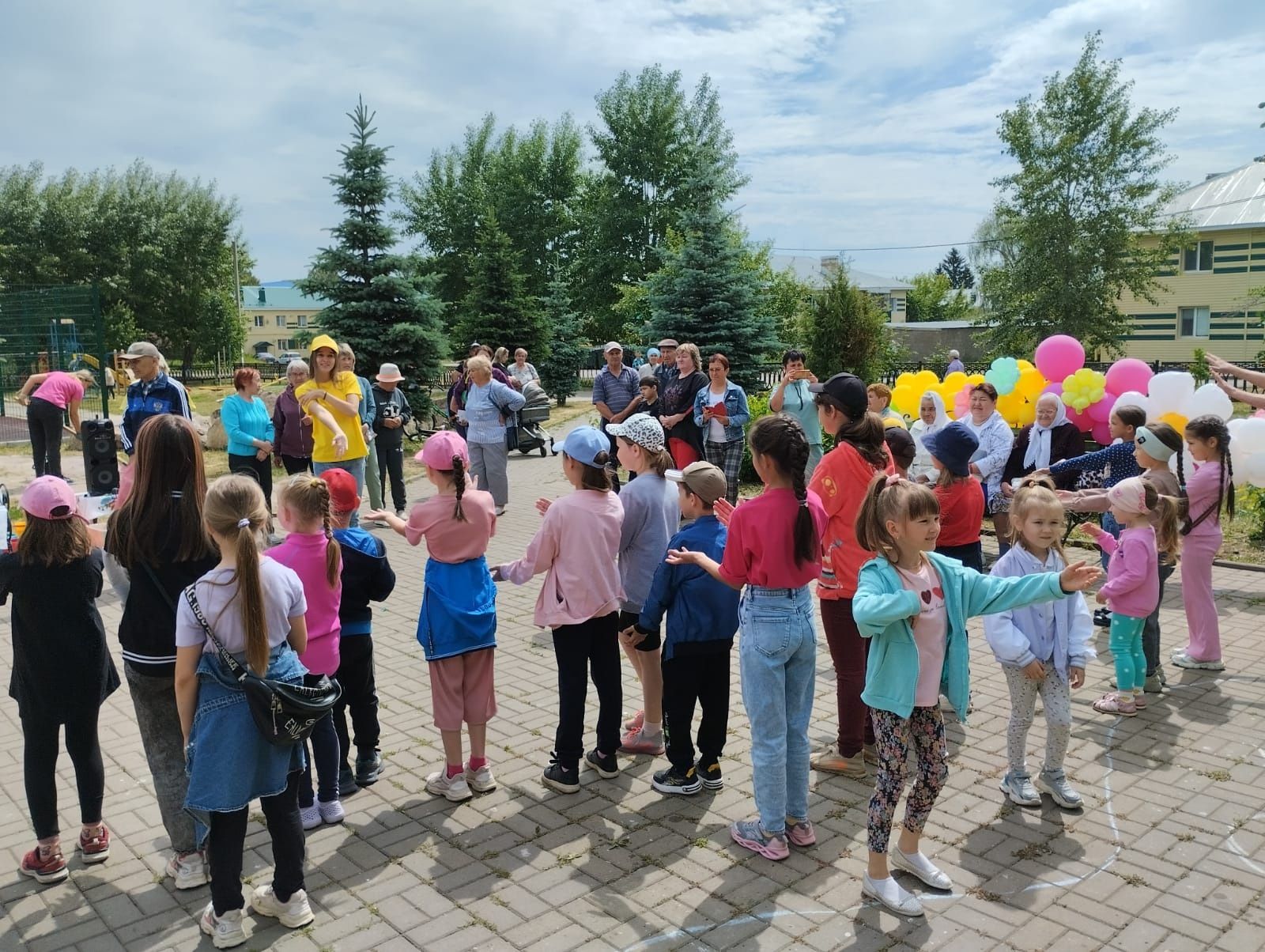 Малый Сабантуй организовали ТОС для жителей Мензелинска