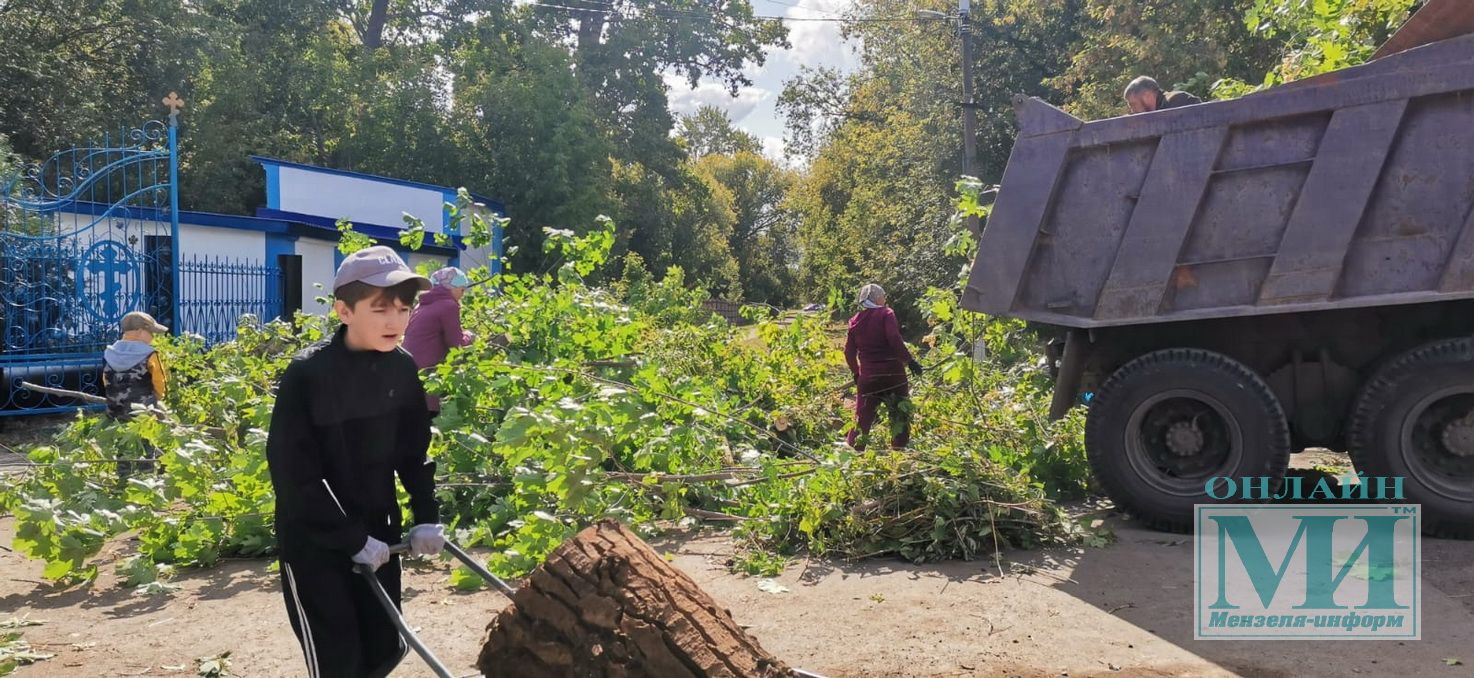 Мензелинцы приняли активное участие в традиционном субботнике