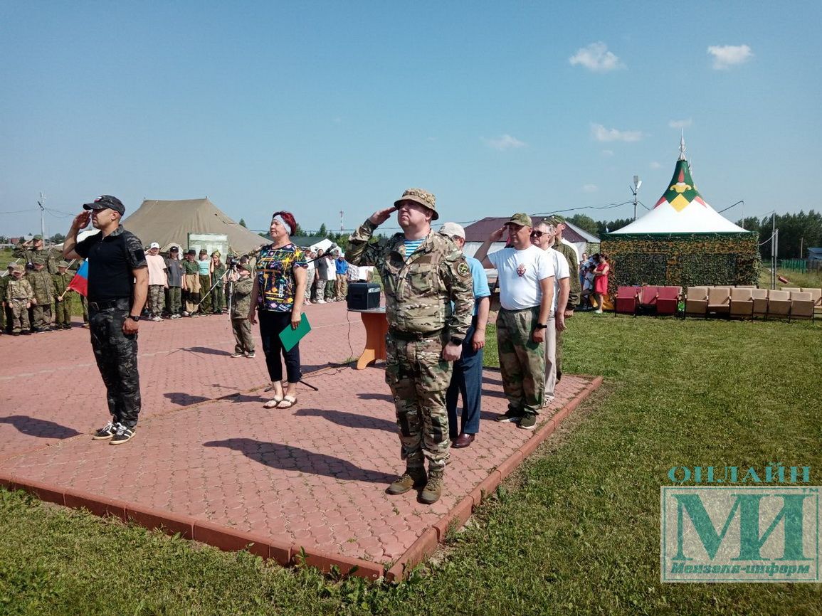 В третьей смене военно-патриотического лагеря «Растим патриотов» командиром отряда работает участник СВО