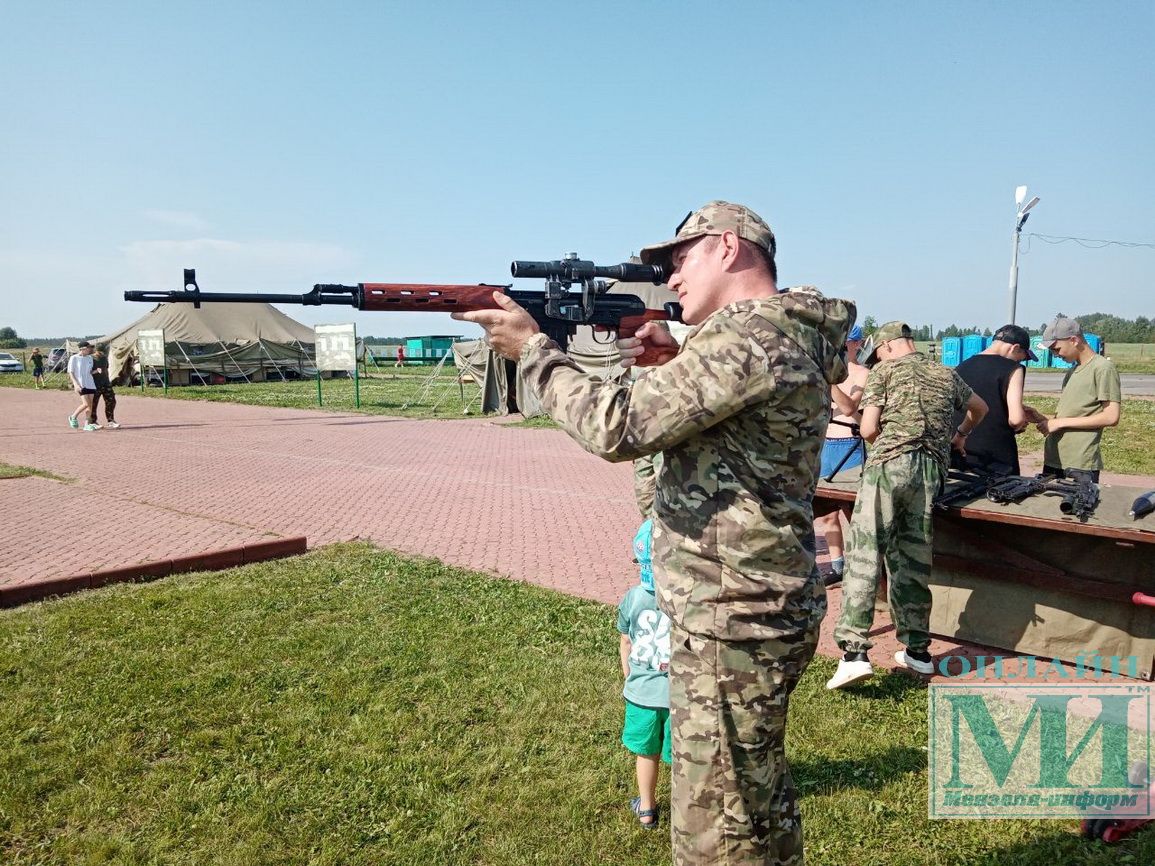 В третьей смене военно-патриотического лагеря «Растим патриотов» командиром отряда работает участник СВО