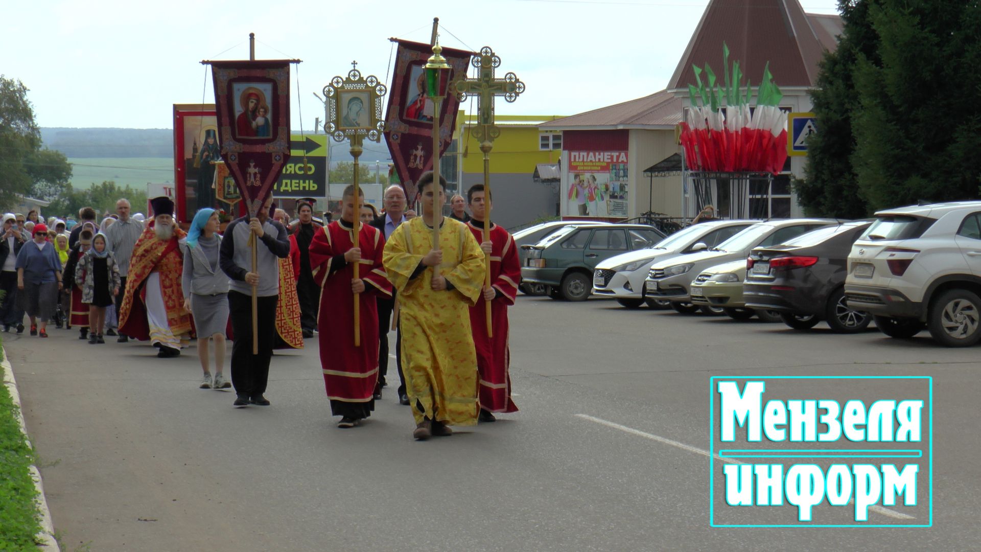 В Мензелинске в День памяти преподобномученицы Маргариты прошло праздничное богослужение и крестный ход