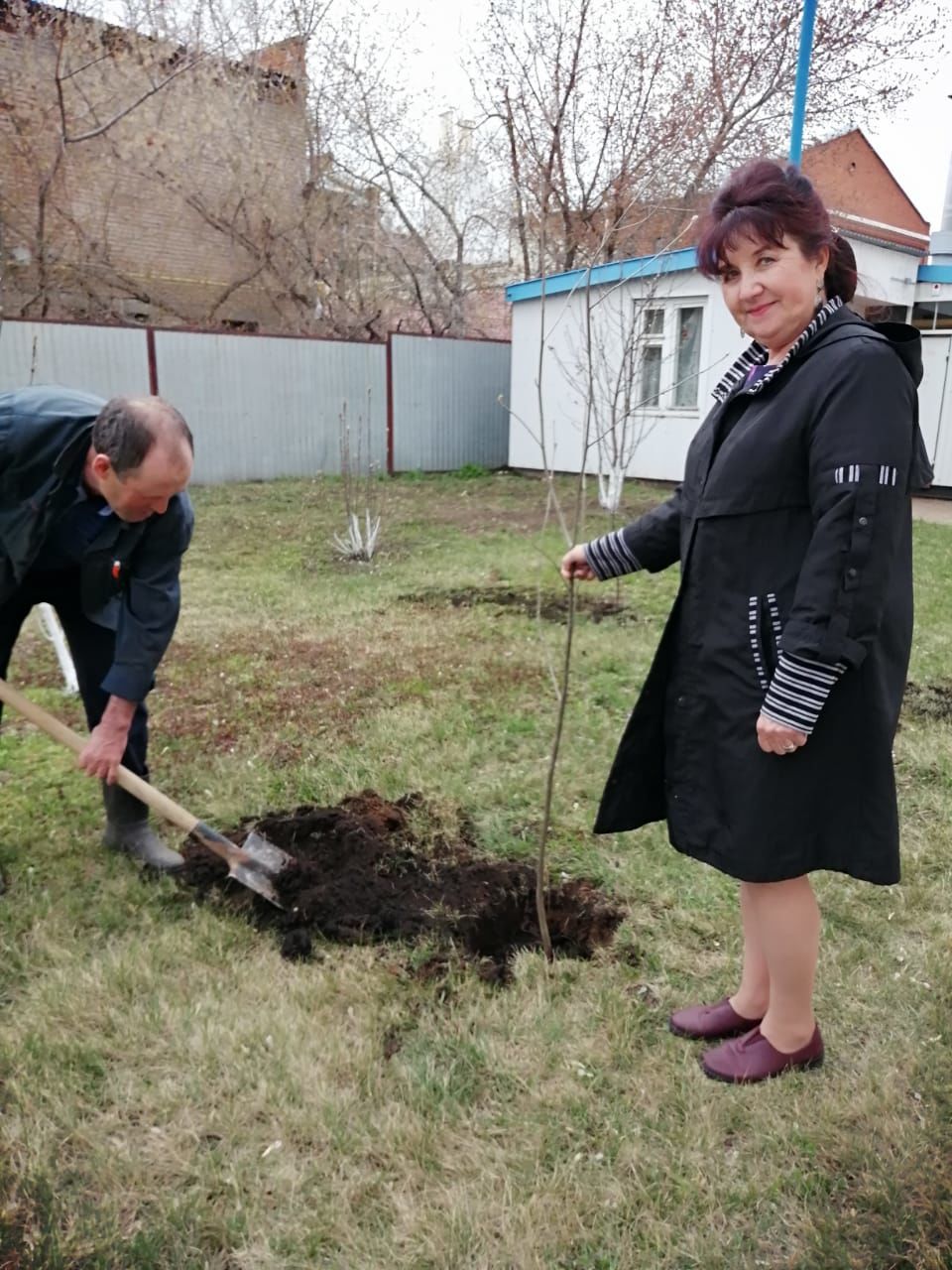 В Мензелинске продолжаются субботники