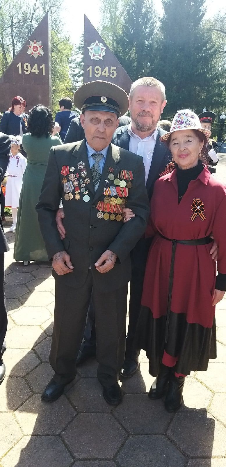 Первый фоторепортаж с митинга Победы в парке имени Ленина Мензелинска