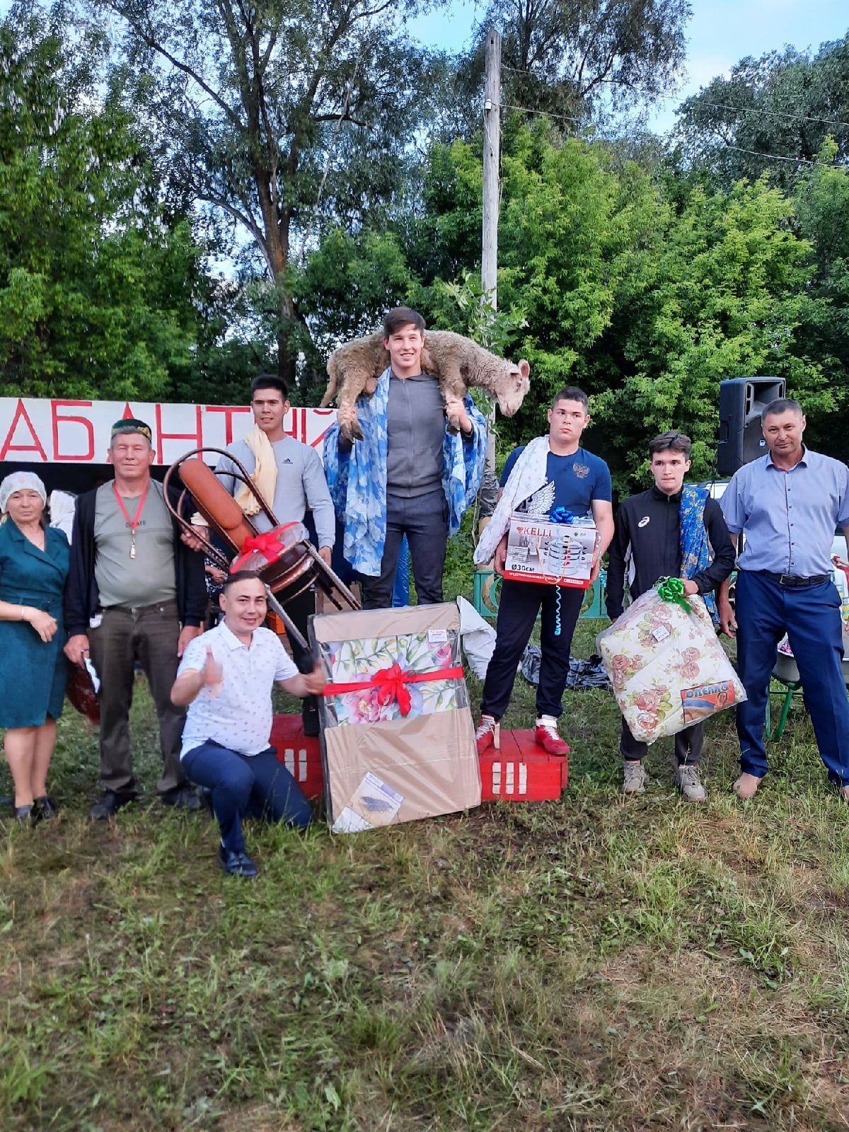 Замыкающий в этом году в Мензелинском районе Сабантуй состоялся в селе Аю