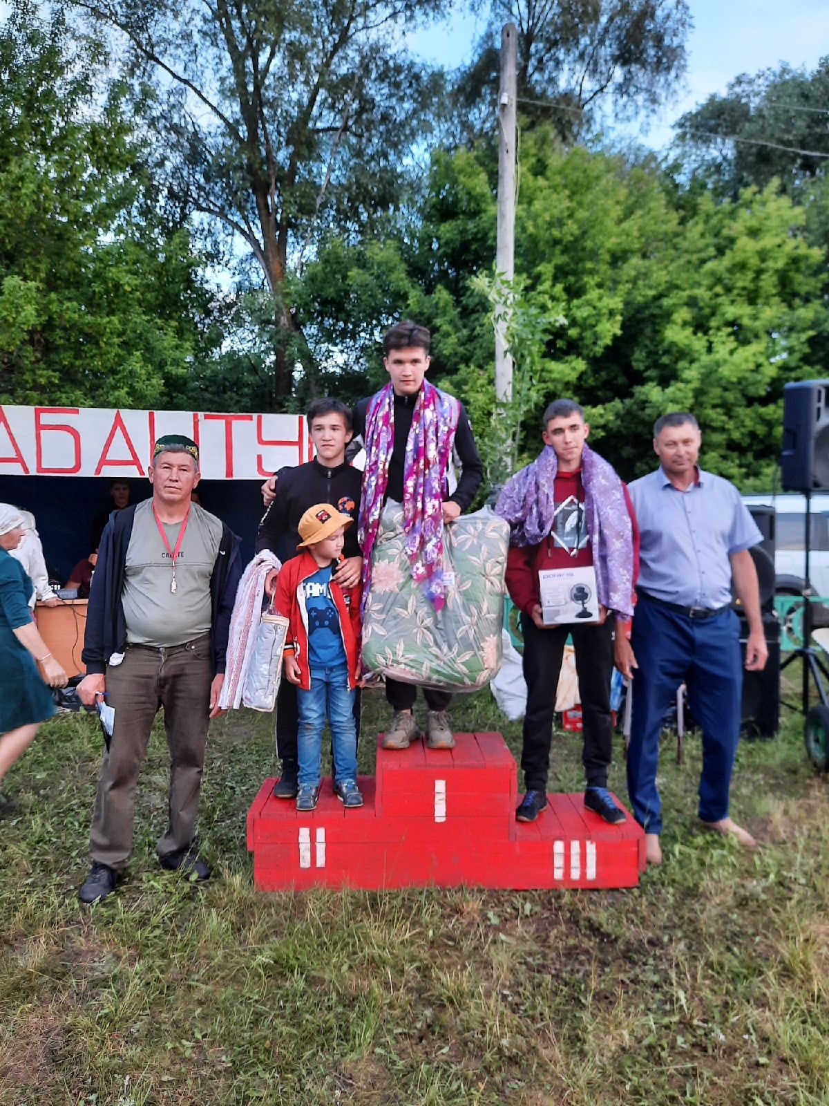 Замыкающий в этом году в Мензелинском районе Сабантуй состоялся в селе Аю