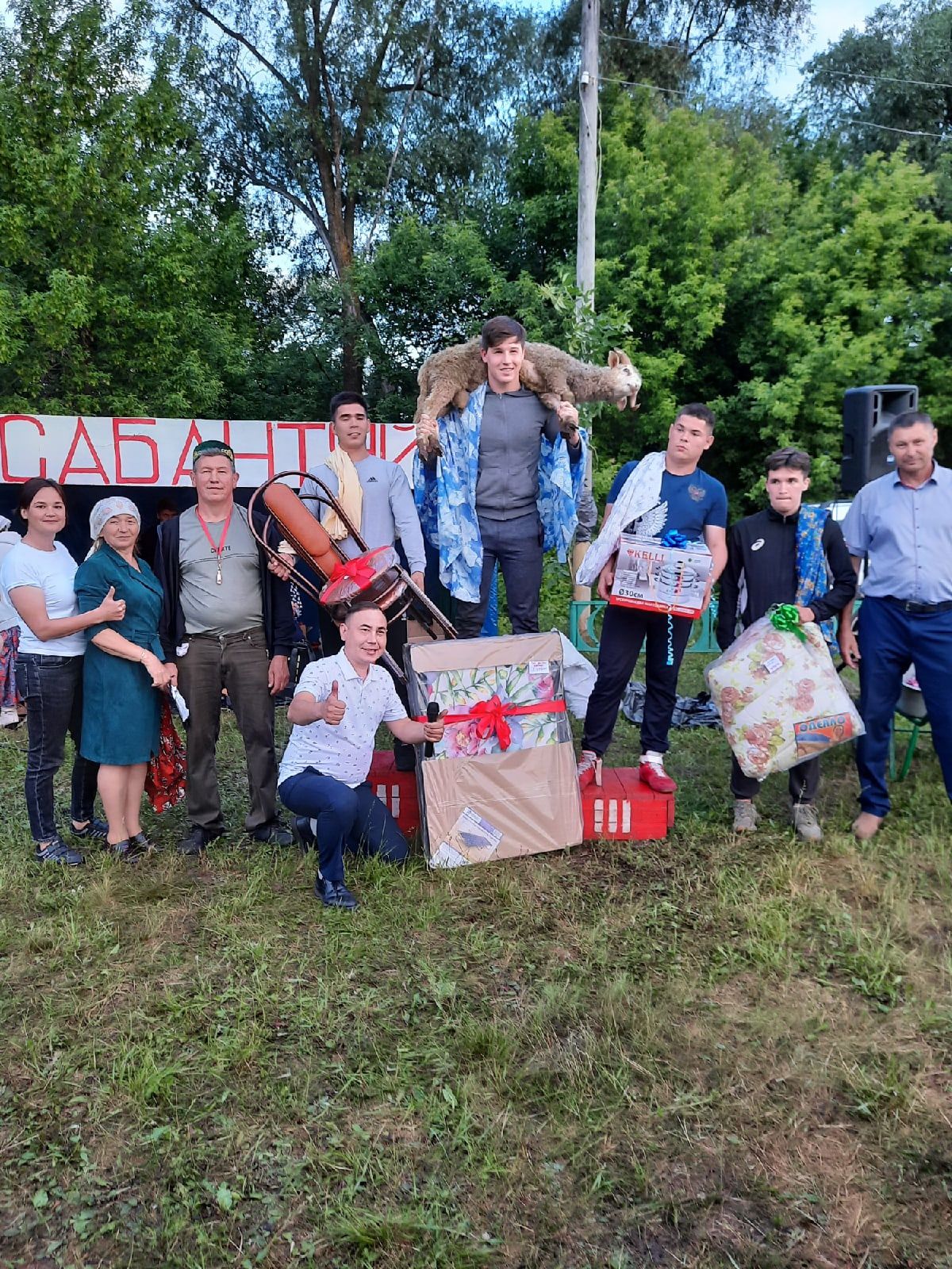 Замыкающий в этом году в Мензелинском районе Сабантуй состоялся в селе Аю