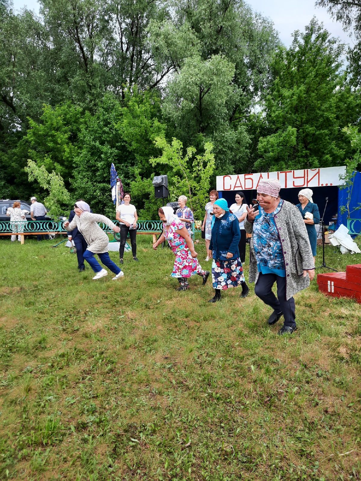 Замыкающий в этом году в Мензелинском районе Сабантуй состоялся в селе Аю