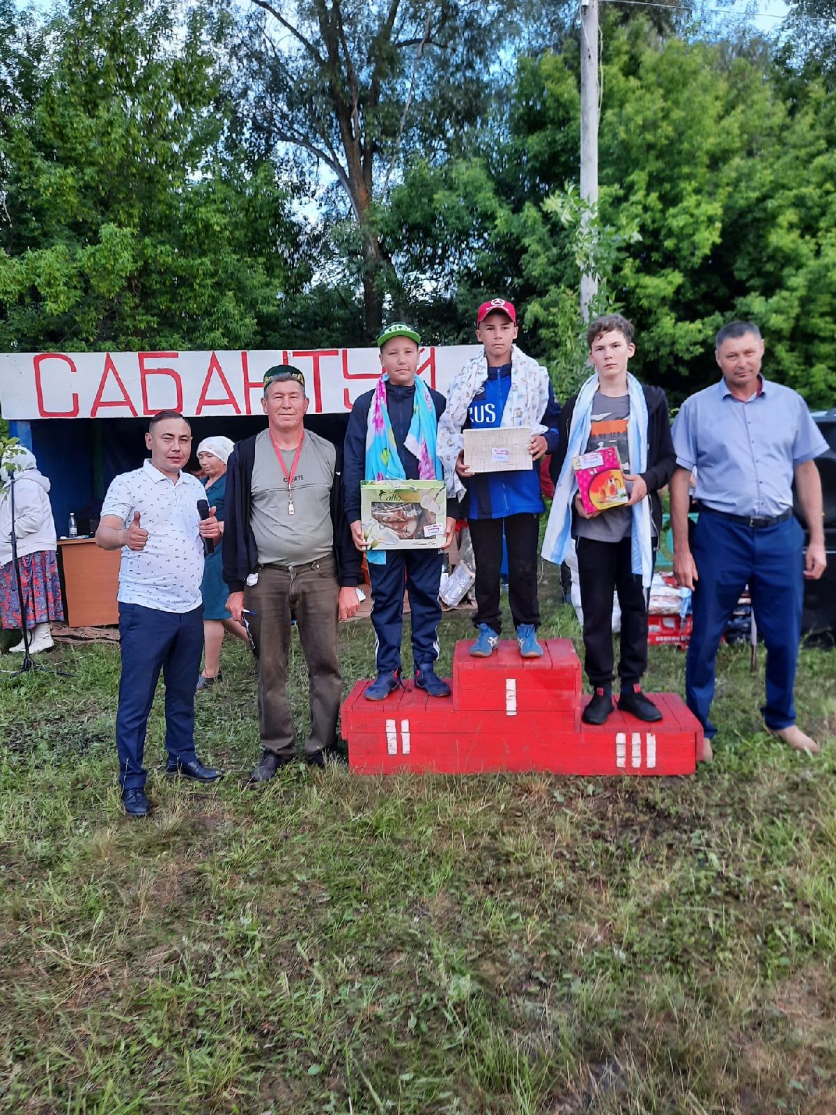 Замыкающий в этом году в Мензелинском районе Сабантуй состоялся в селе Аю