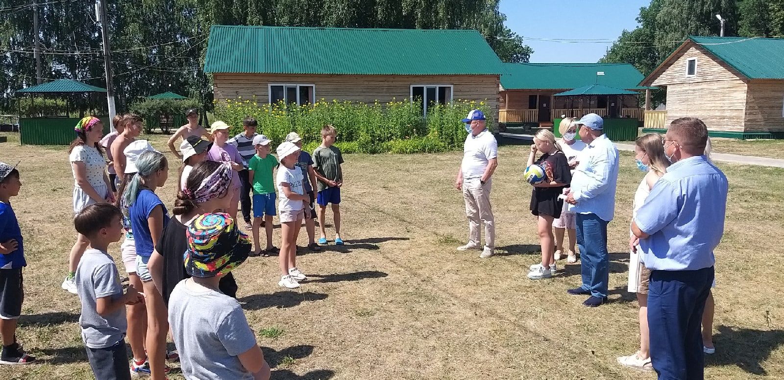 Глава Мензелинского района Айдар Салахов и депутат Госсовета РТ Азат Хамаев побывали в детских оздоровительных лагерях