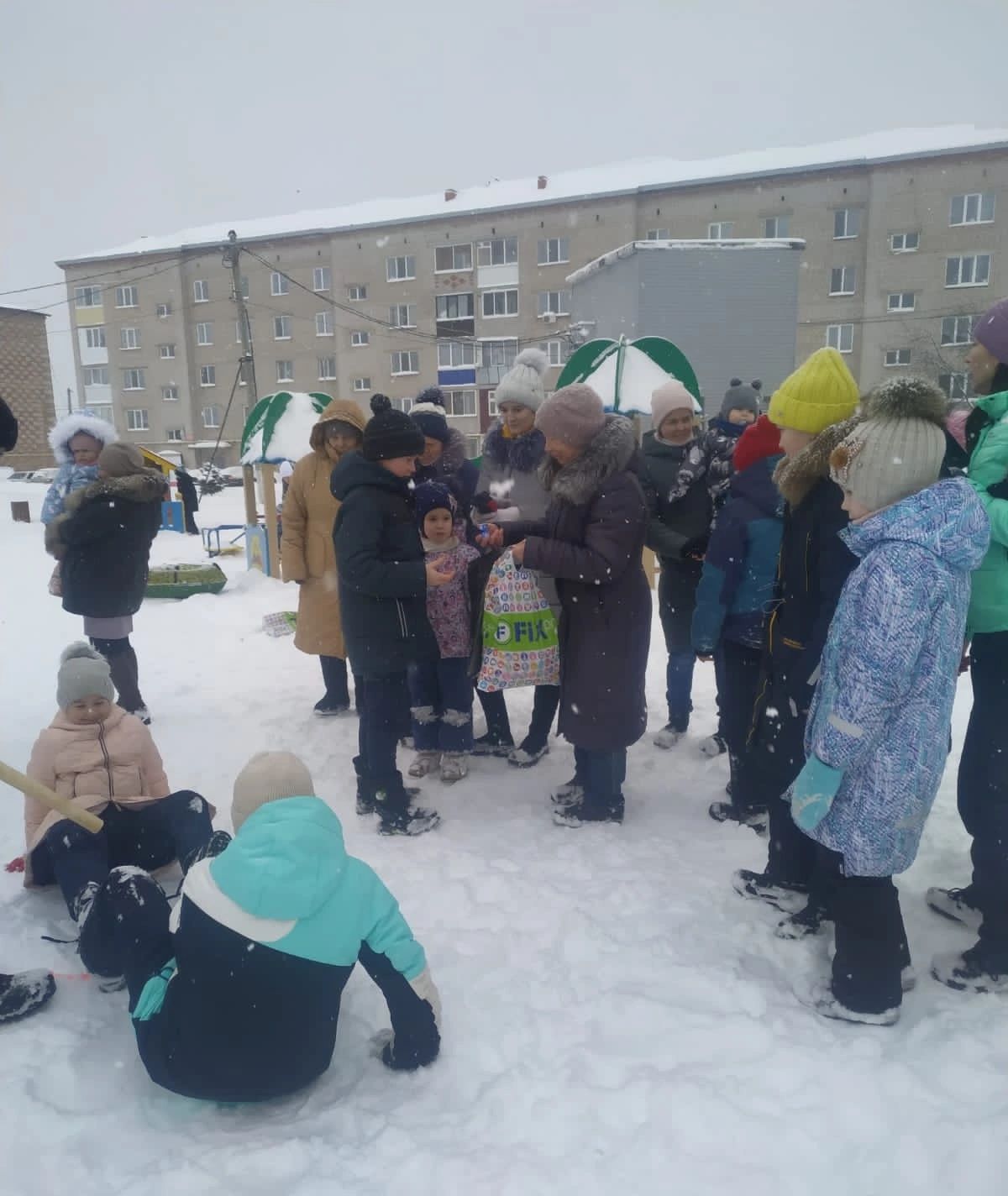 Рождественские забавы для детей в ТОС 5 "Изыскательский"