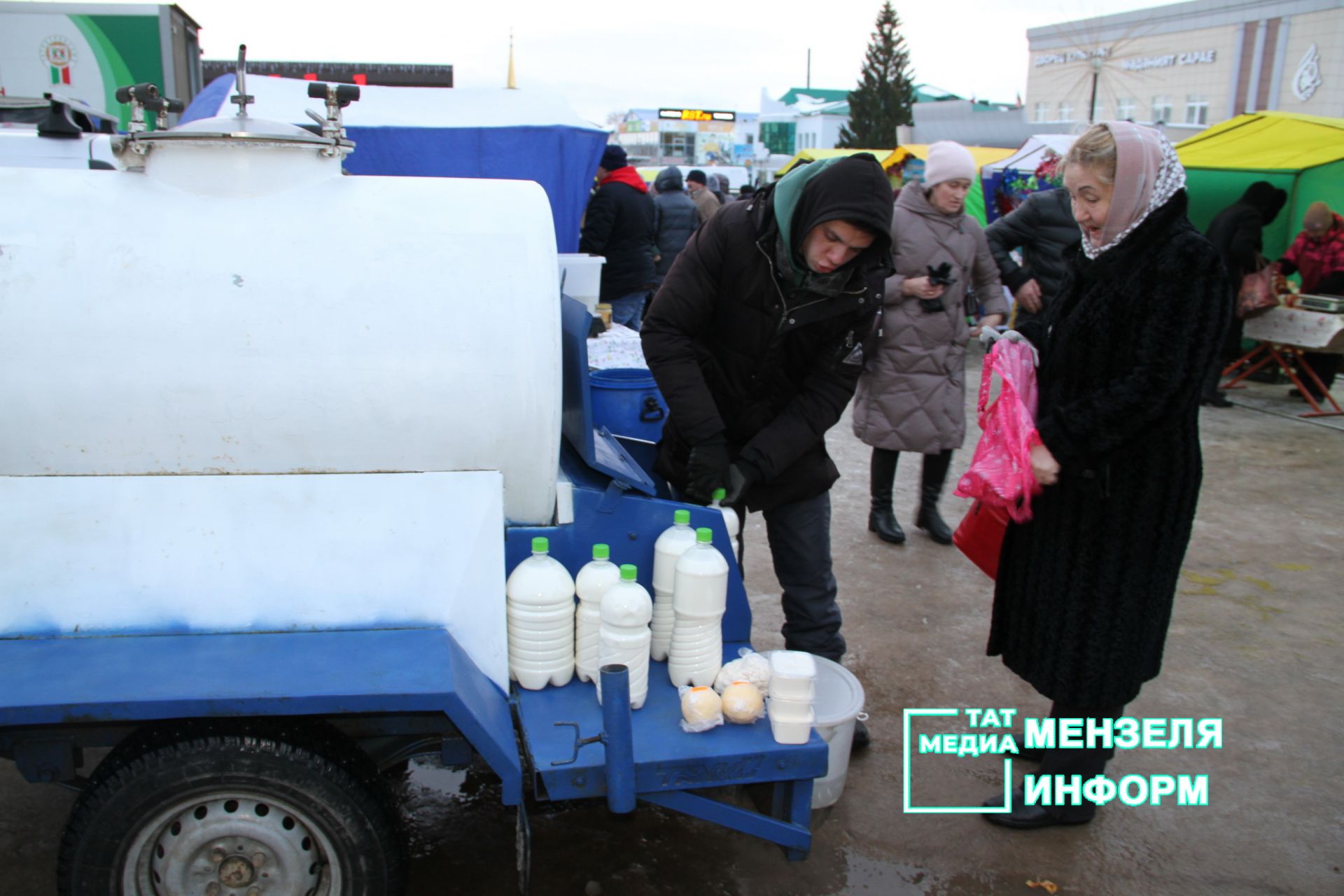 Предновогодняя ярмарка в  Мензелинске