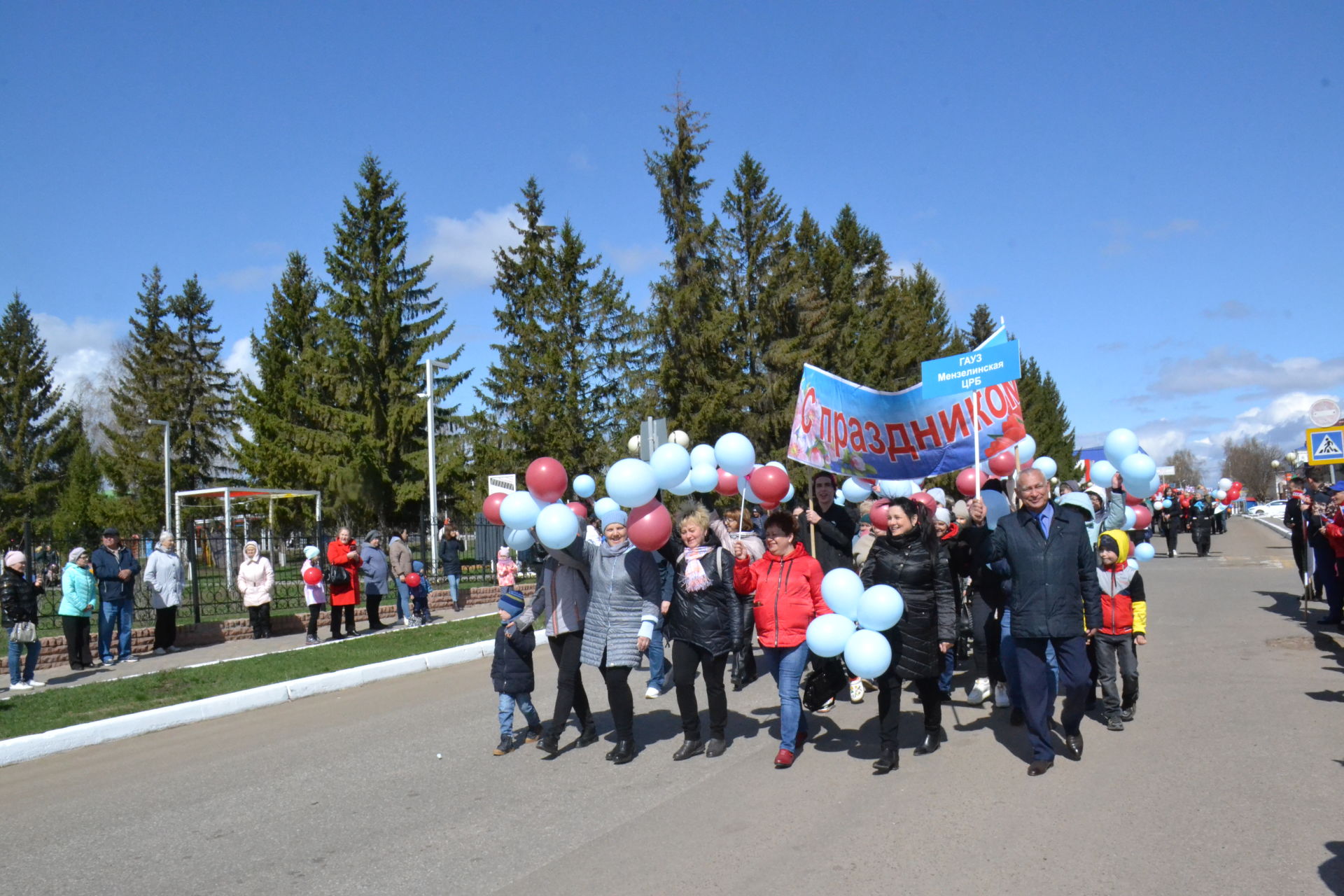 Первомай в Мензелинске в 2022 году