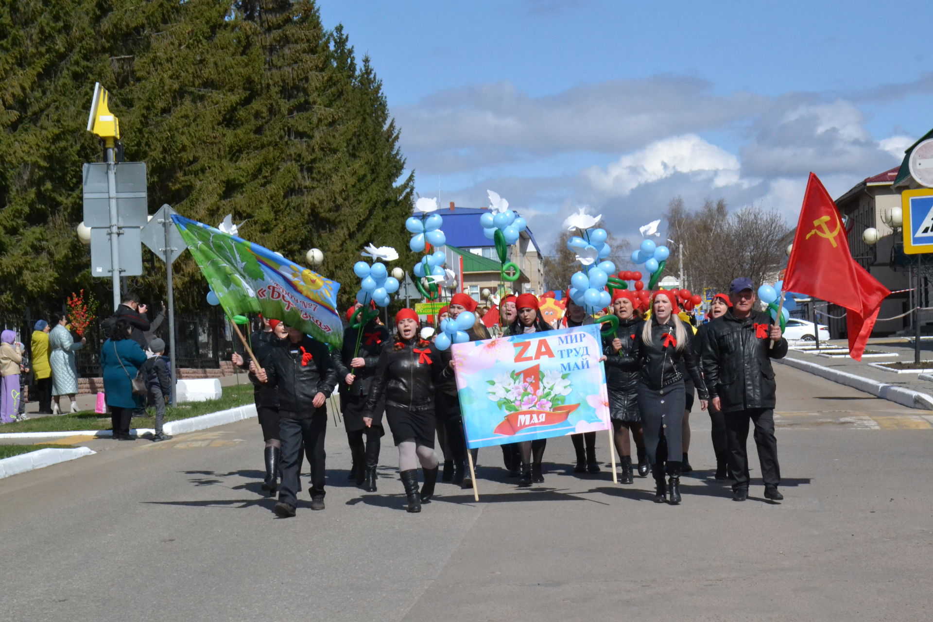 Первомай в Мензелинске в 2022 году