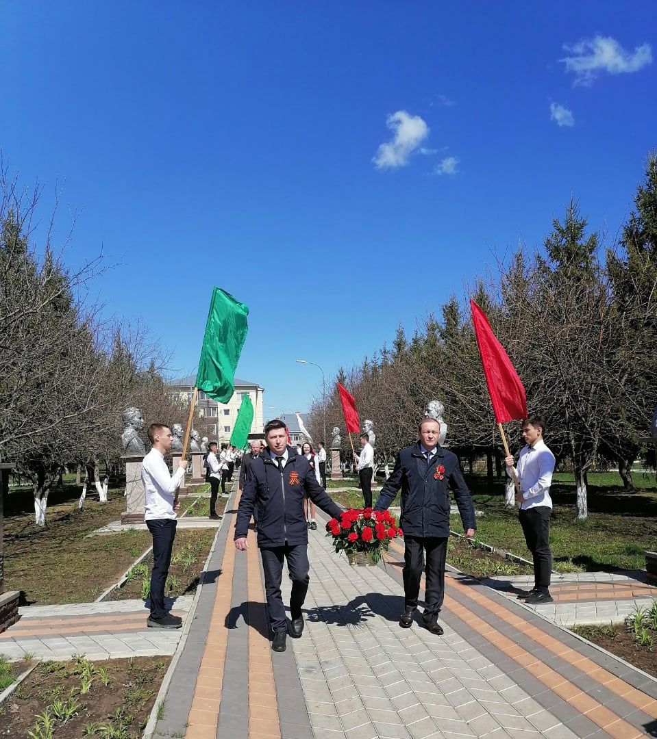 Фотогалерея с молодежного митинга в Парке Победы