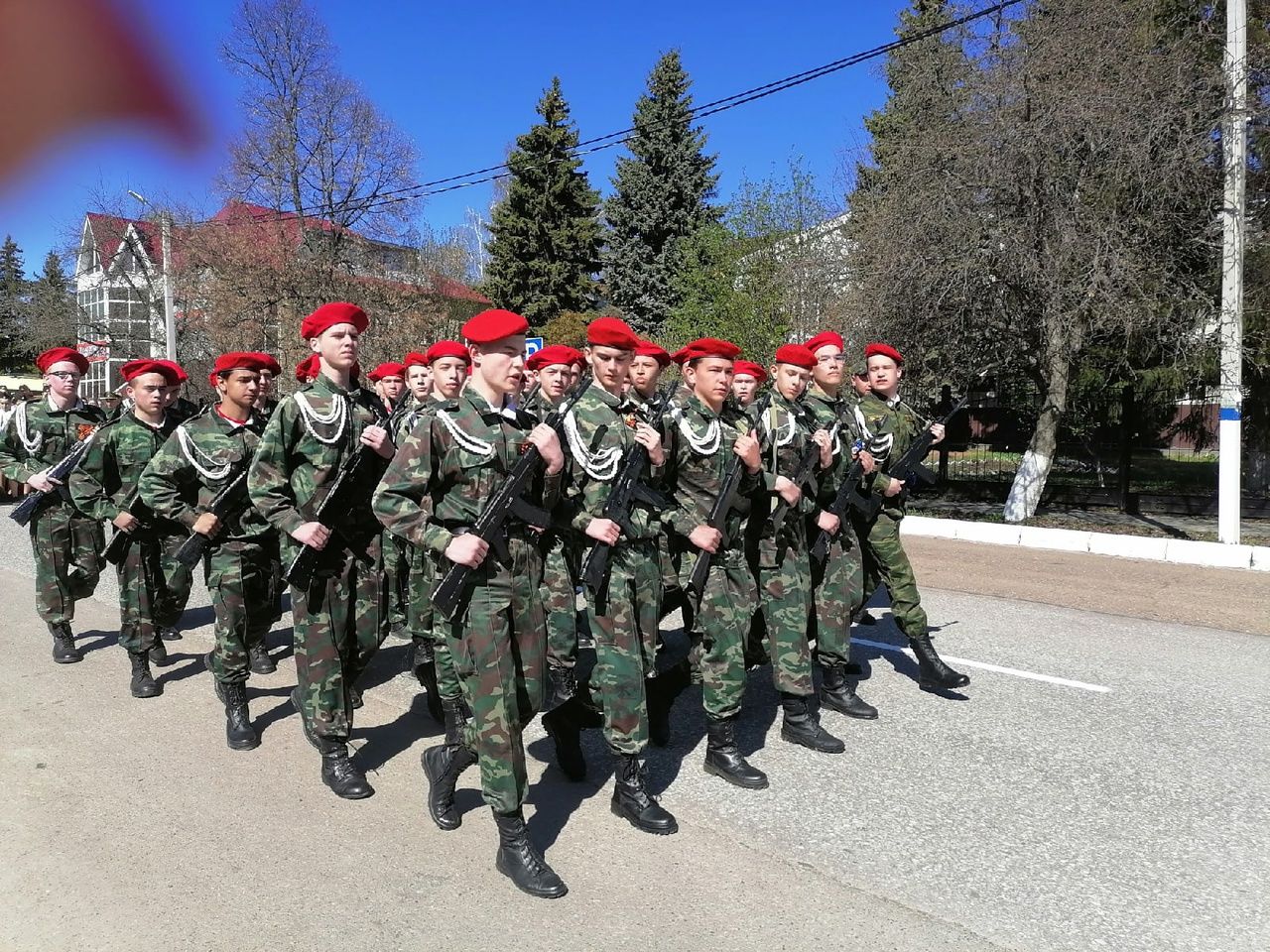 Фотогалерея с молодежного митинга, проходивший возле памятника поэта - героя Мусы Джалиля