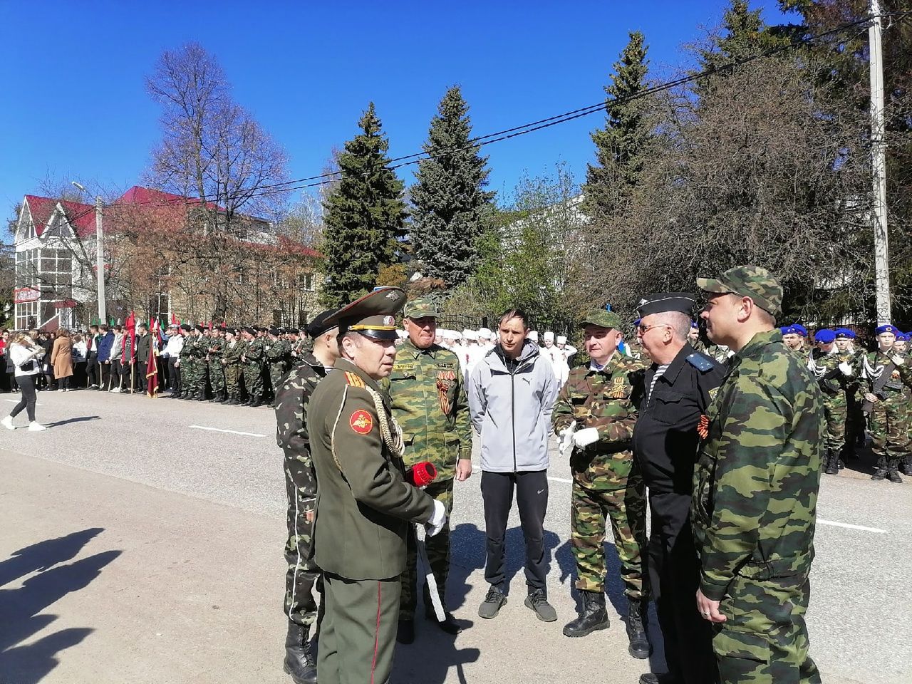 Фотогалерея с молодежного митинга, проходивший возле памятника поэта - героя Мусы Джалиля