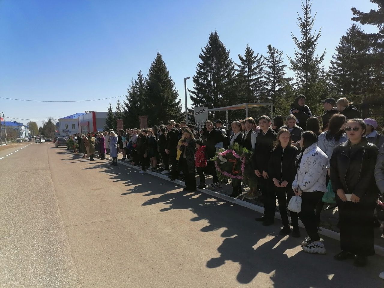 Фотогалерея с молодежного митинга, проходивший возле памятника поэта - героя Мусы Джалиля