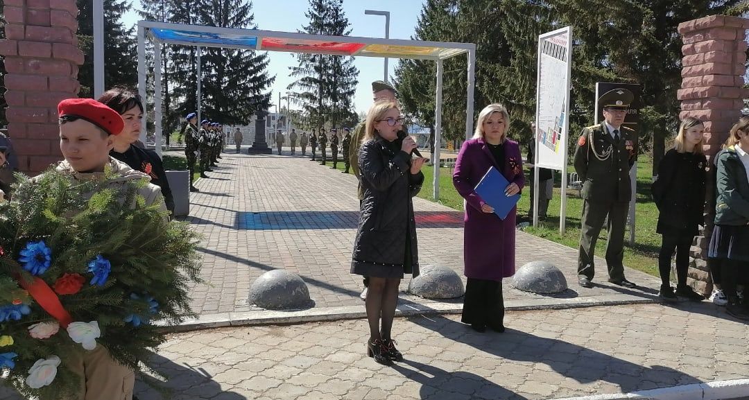 Фотогалерея с молодежного митинга, проходивший возле памятника поэта - героя Мусы Джалиля