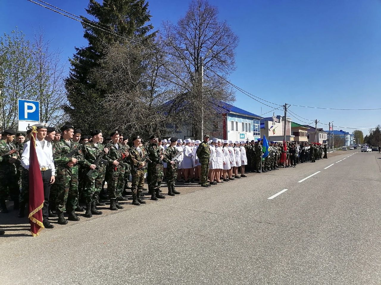 Фотогалерея с молодежного митинга, проходивший возле памятника поэта - героя Мусы Джалиля