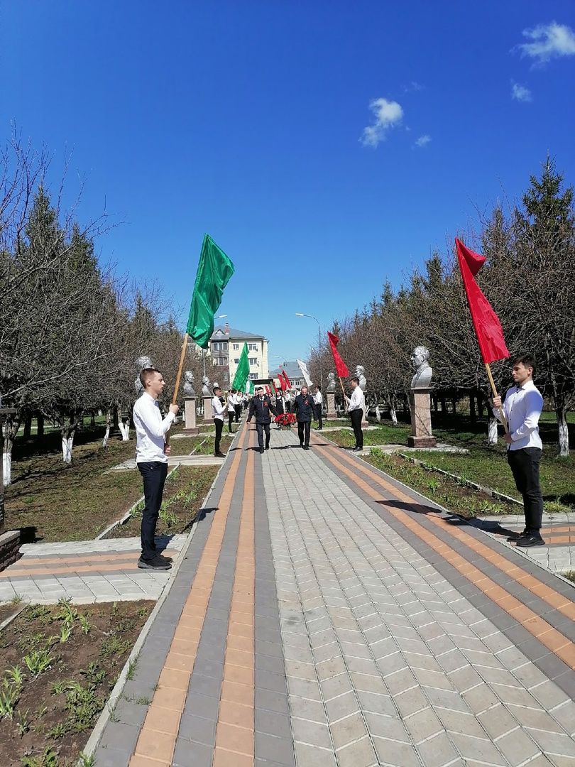 Фотогалерея с молодежного митинга в Парке Победы