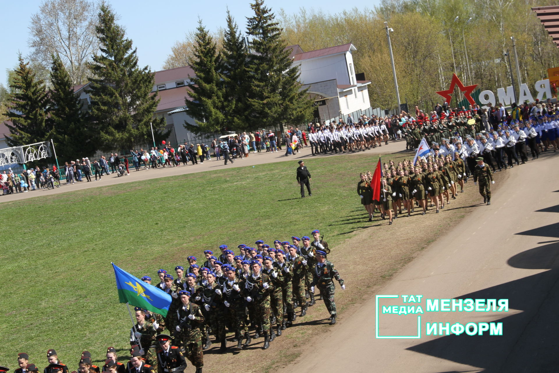 Строевая подготовка и награждение победителей на Параде Победы в Мензелинске