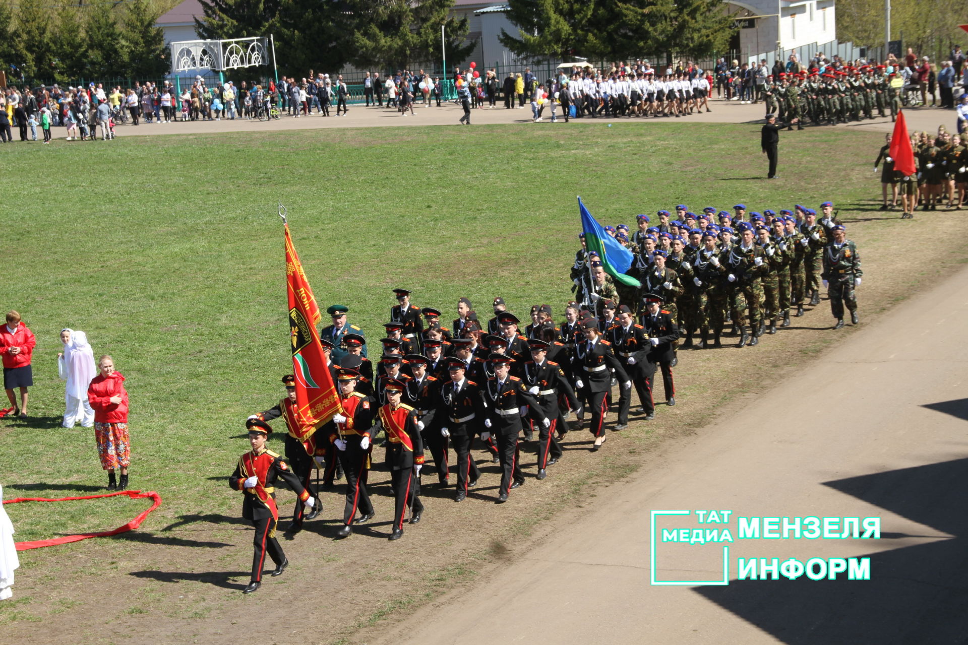 Строевая подготовка и награждение победителей на Параде Победы в Мензелинске