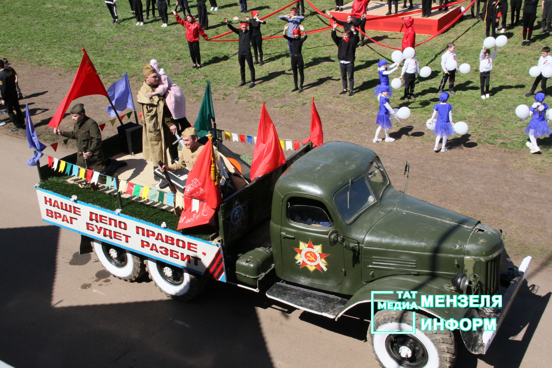 Парад машин в День Великой Победы в Мензелинске