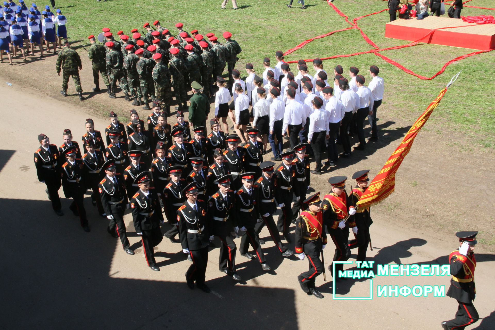 Строевая подготовка и награждение победителей на Параде Победы в Мензелинске