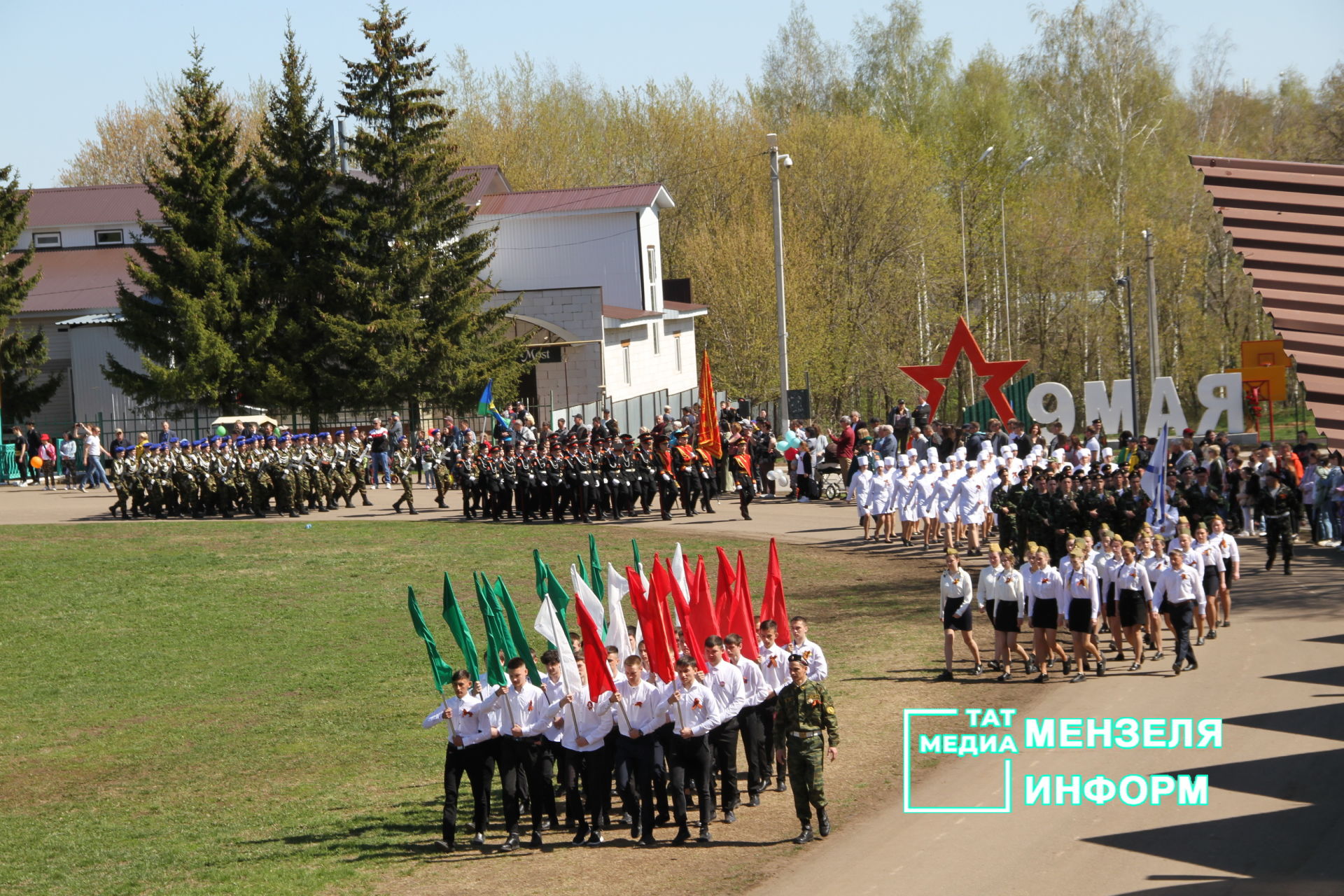 Строевая подготовка и награждение победителей на Параде Победы в Мензелинске