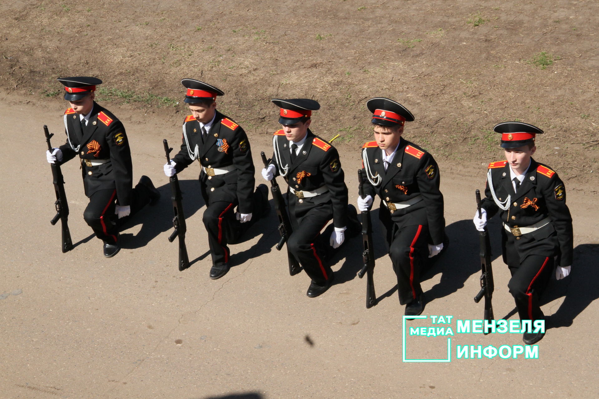 Выступление кадетов на Параде Победы в Мензелинске