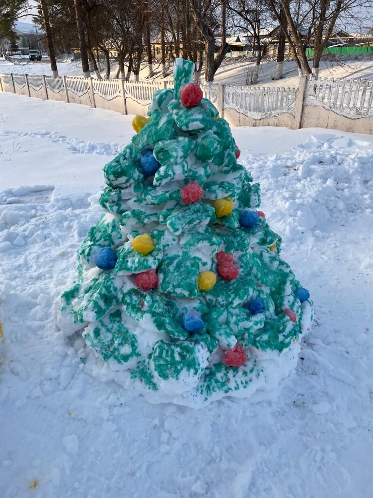 Новогодний Мензелинск прекрасен и днём, и вечером